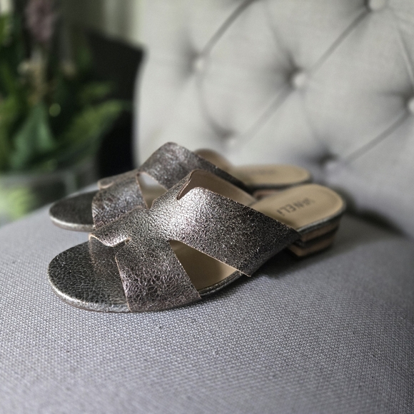 VANELLI Horus Metallic Slide On Sandals - Picture 3 of 8